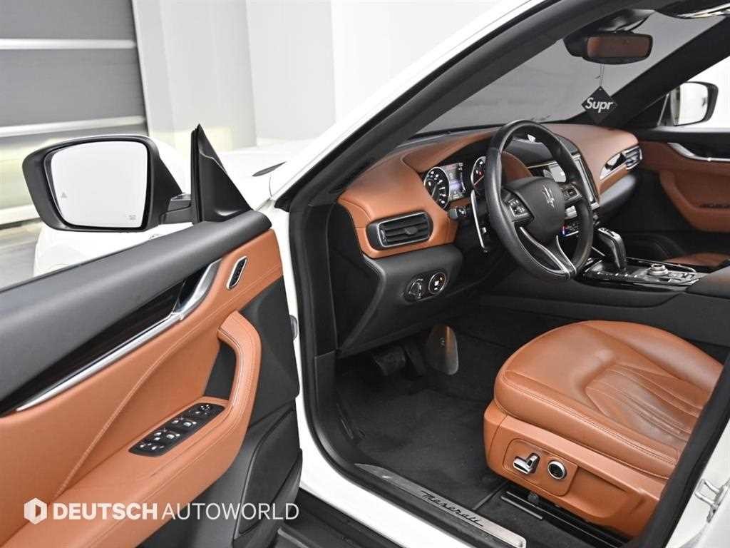 마세라티 르반떼 2.0 GT AWD 이미지 10