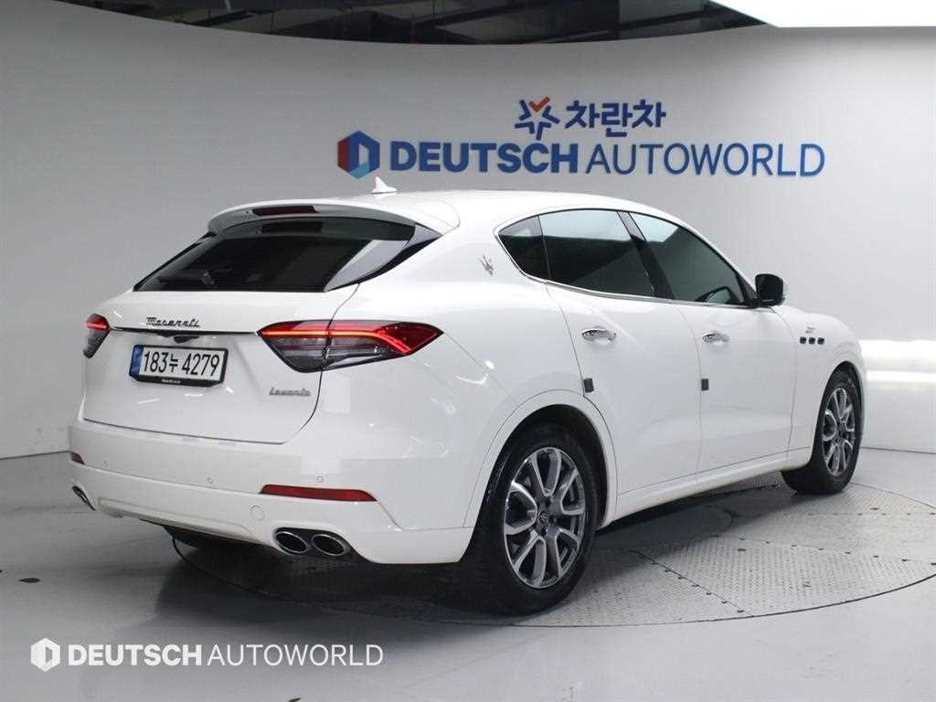 마세라티 르반떼 2.0 GT AWD 이미지 2