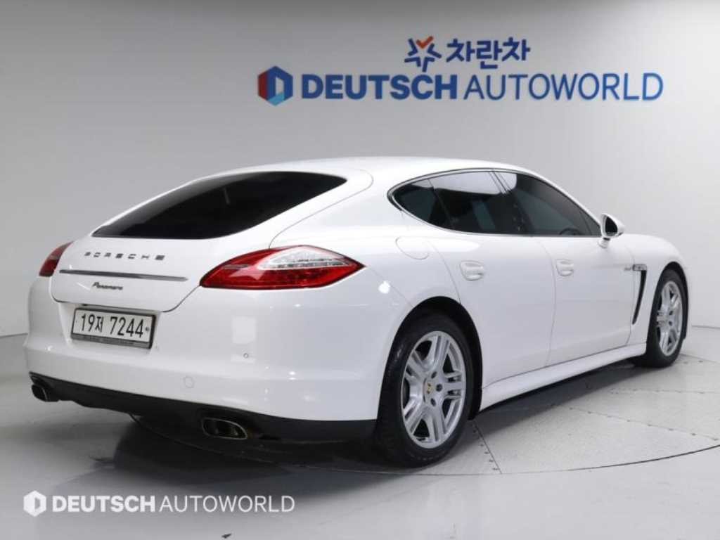 포르쉐 파나메라 3.0 디젤 기본형 이미지 2