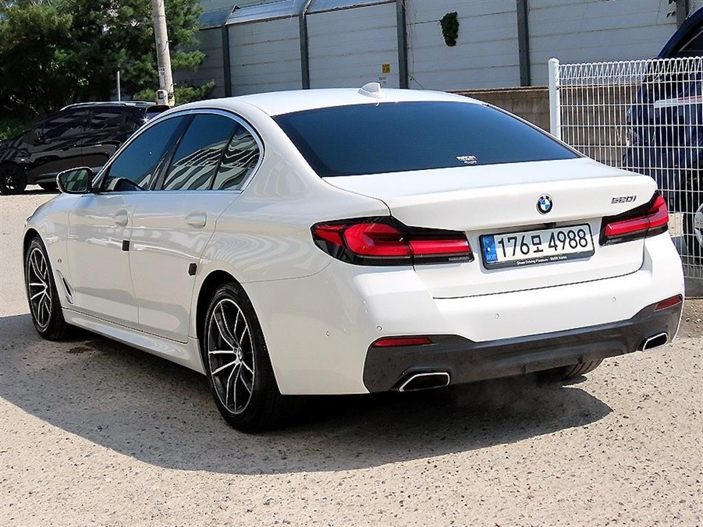 BMW 5시리즈 5시리즈 (G30) 520i M 스포츠 이미지 3