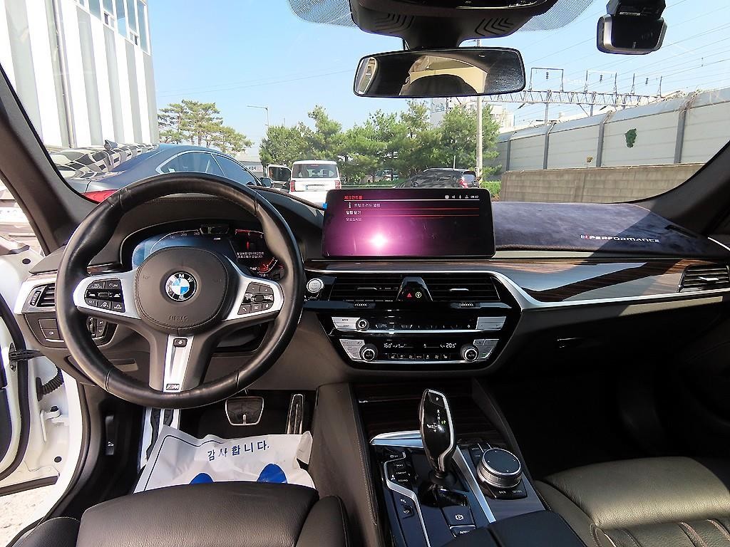 BMW 5시리즈 5시리즈 (G30) 520i M 스포츠 이미지 7
