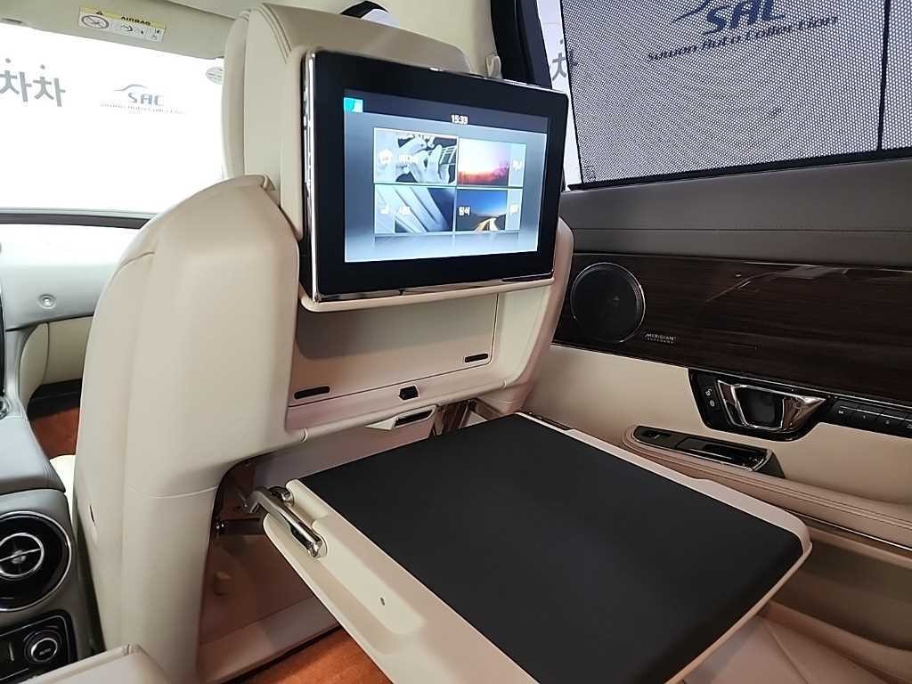 재규어 XJ XJ (X351) 3.0 SC AWD 포트폴리오 LWB 이미지 15