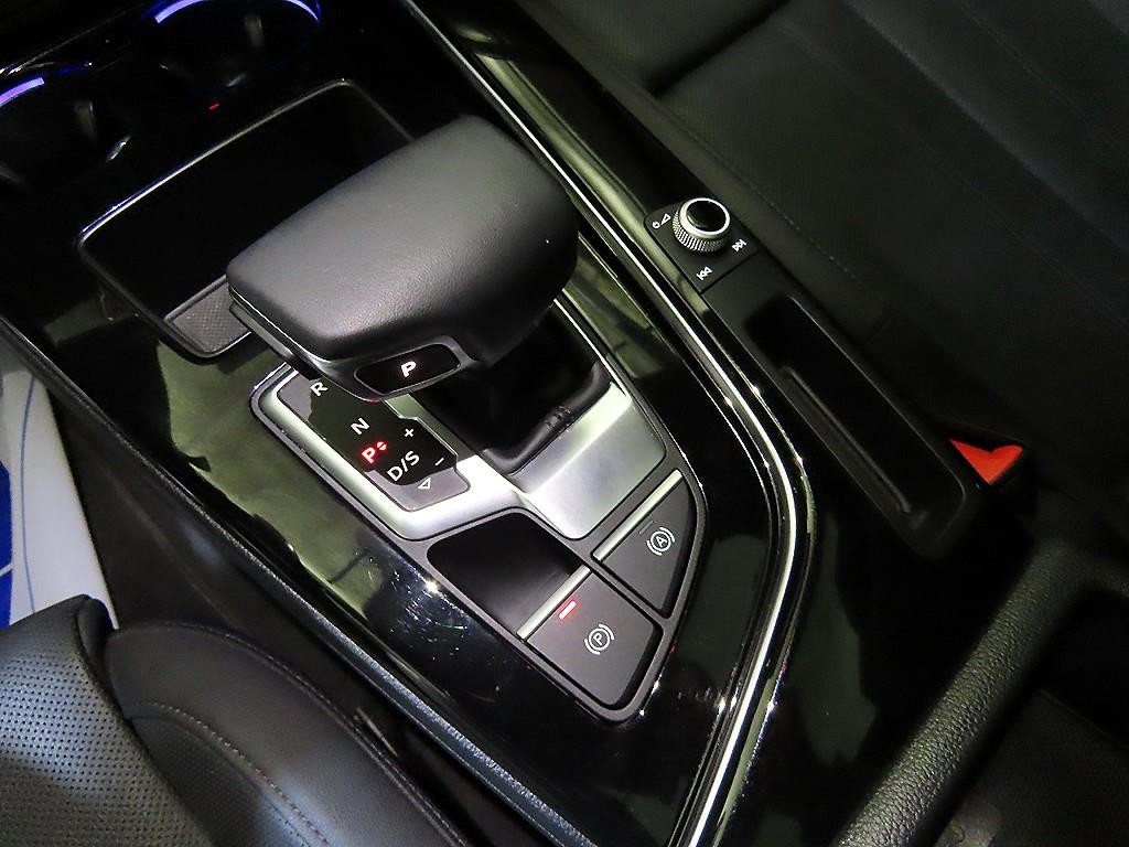 아우디 A5 A5 (F5) 40 TFSI 콰트로 프리미엄 스포트백 이미지 12