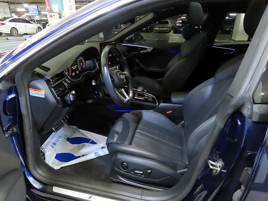 아우디 A5 A5 (F5) 40 TFSI 콰트로 프리미엄 스포트백 이미지 6