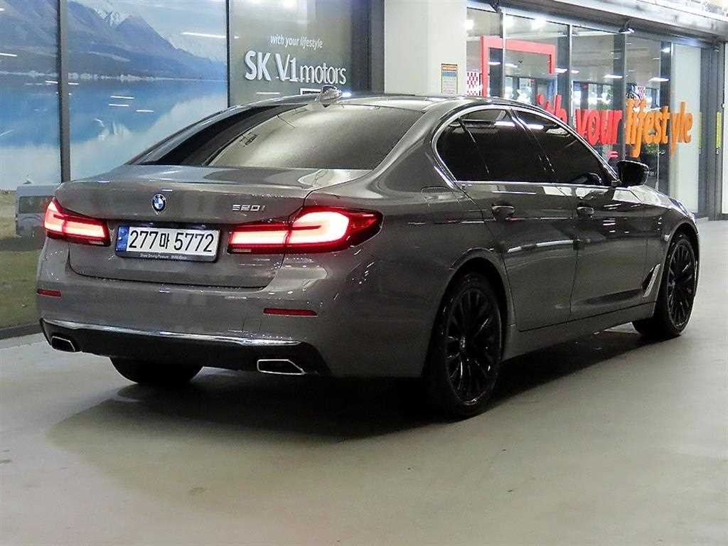 BMW 5시리즈 5시리즈 (G30) 520i 럭셔리 이미지 4