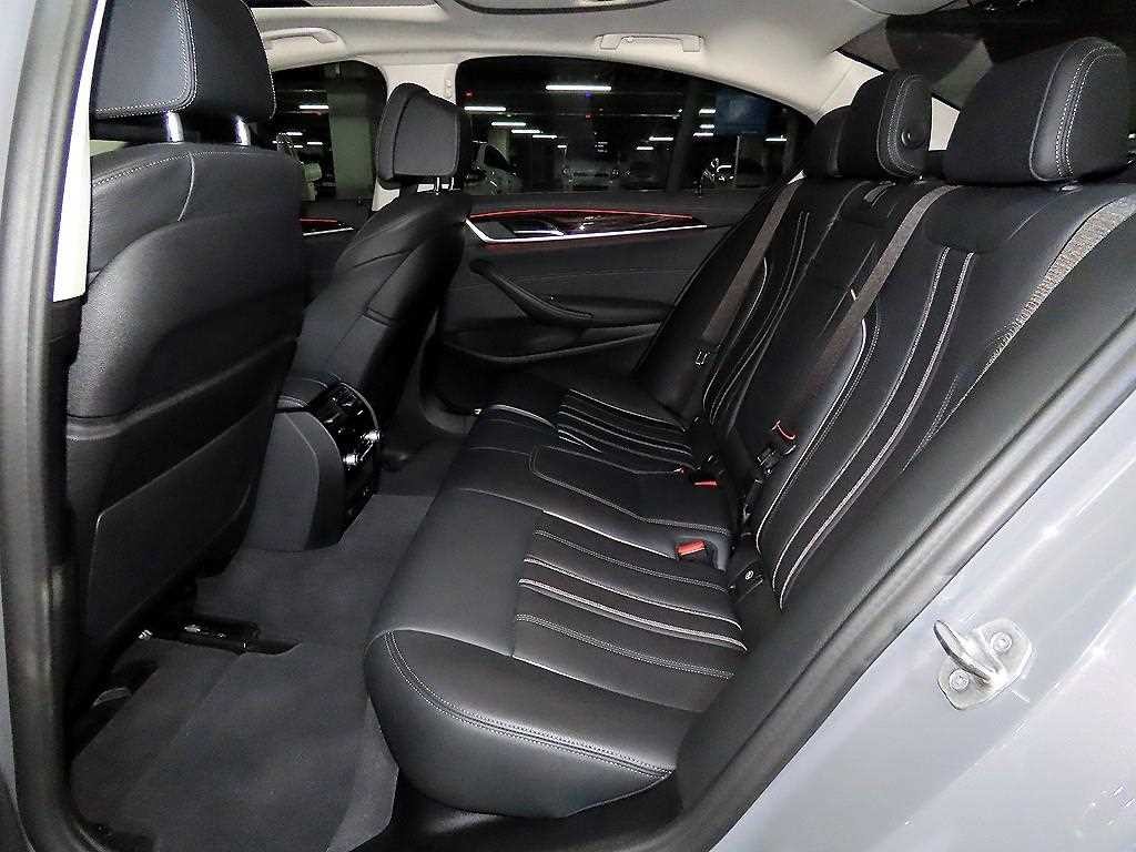 BMW 5시리즈 5시리즈 (G30) 520i 럭셔리 이미지 7