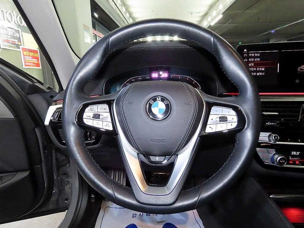 BMW 5시리즈 5시리즈 (G30) 520i 럭셔리 이미지 8