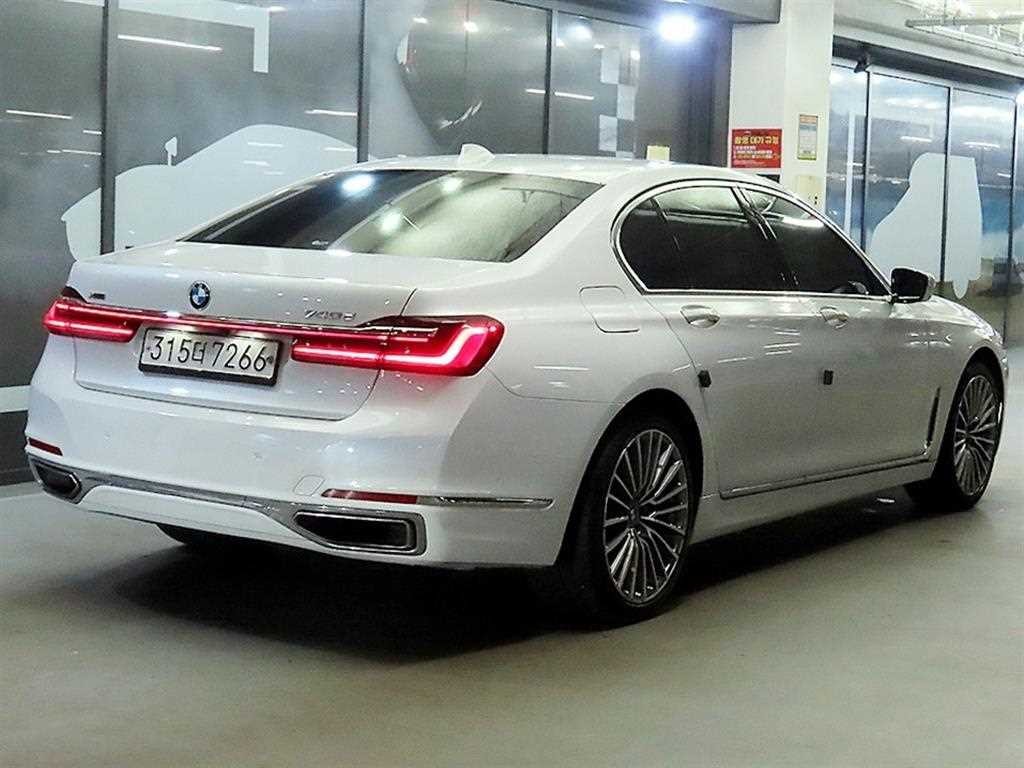 BMW 7시리즈 7시리즈 (G11) 740d xDrive 디자인 퓨어 엑설런스 이미지 4