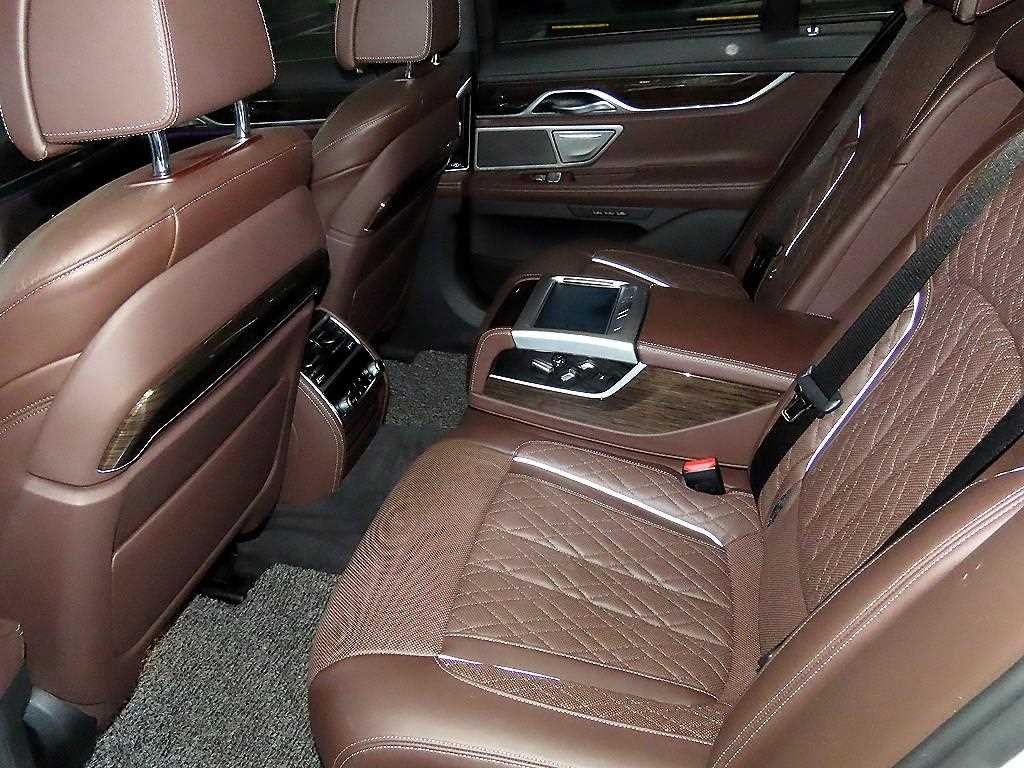 BMW 7시리즈 7시리즈 (G11) 740d xDrive 디자인 퓨어 엑설런스 이미지 6