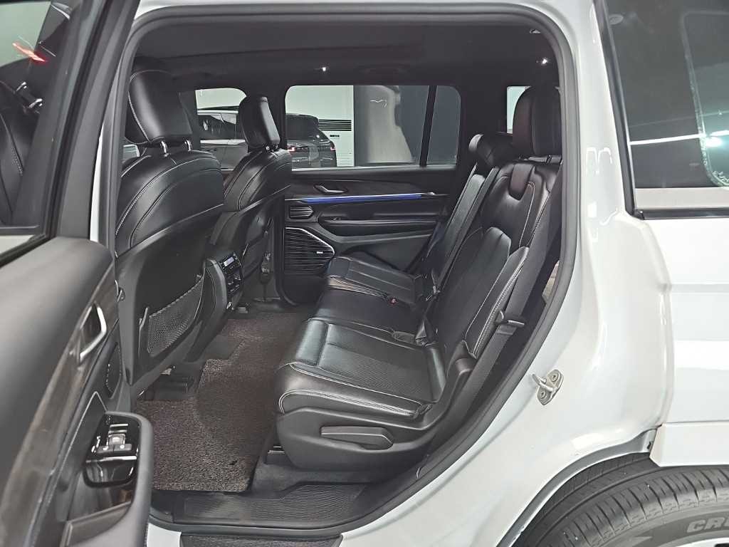 지프 체로키 그랜드 체로키(WL) 3.6 L 오버랜드 이미지 12