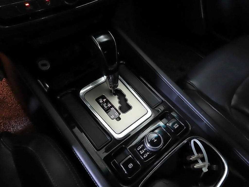 KG모빌리티(쌍용) 렉스턴 G4렉스턴 디젤 2.2 4WD 프라임 이미지 12