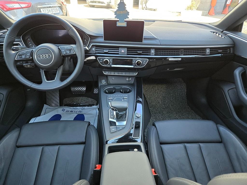 아우디 A5 A5 (F5) 45 TFSI 콰트로 프리미엄 스포트백 이미지 9