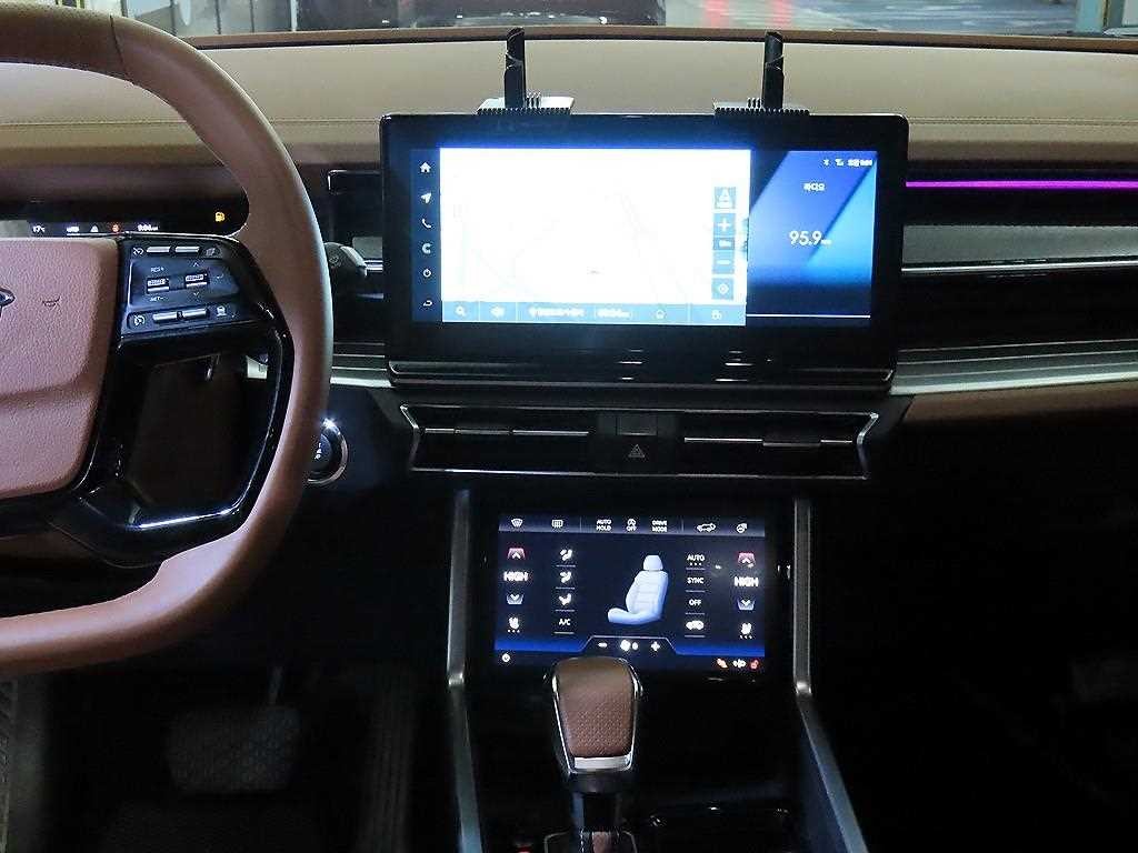 KG모빌리티(쌍용) 토레스 1.5 GDI-T 2WD T7 이미지 11
