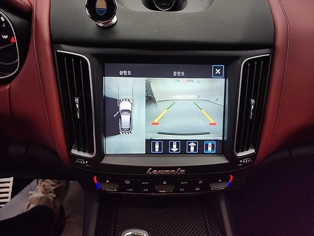 마세라티 르반떼 3.8 GTS AWD 이미지 10