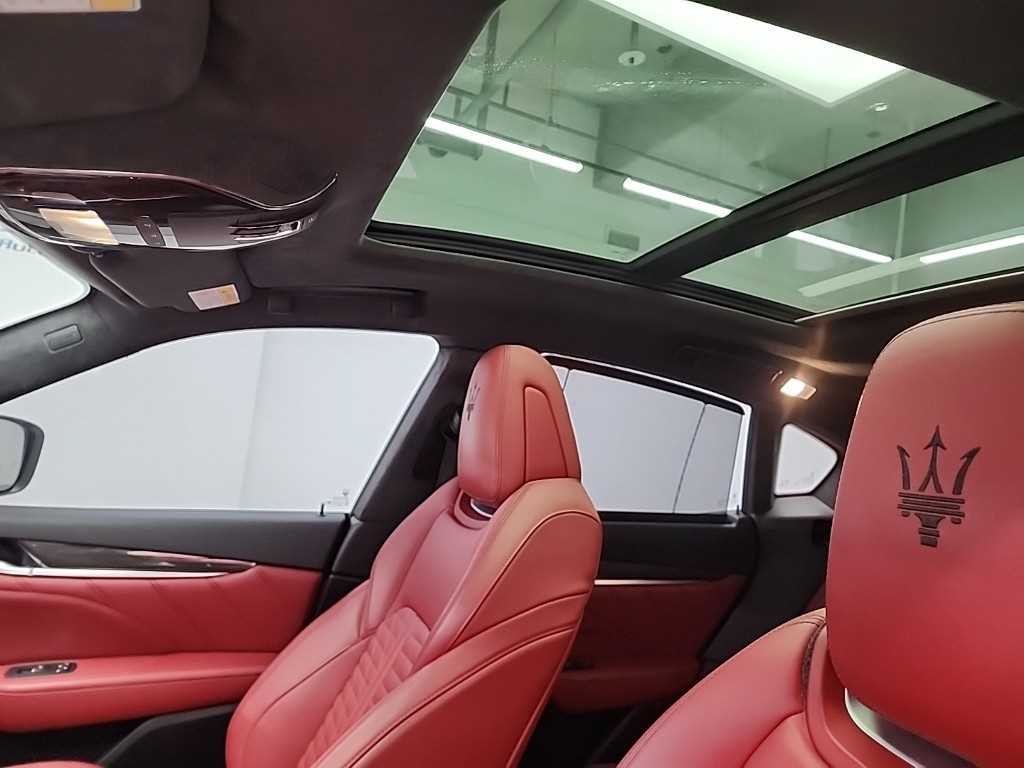 마세라티 르반떼 3.8 GTS AWD 이미지 14