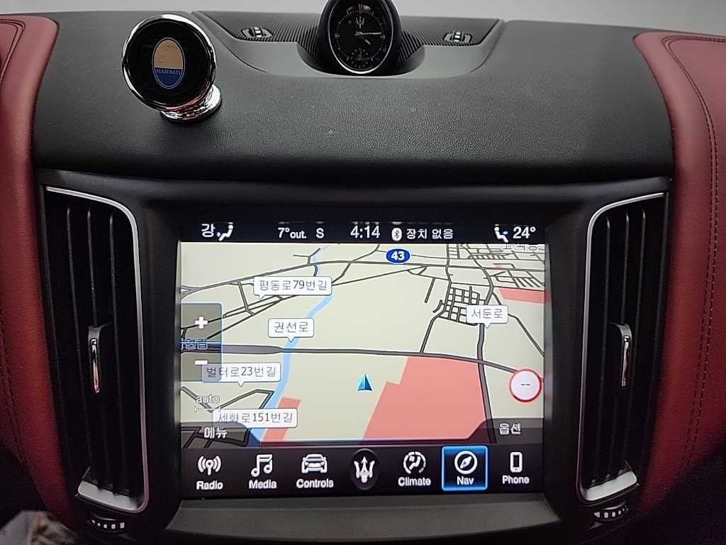 마세라티 르반떼 3.8 GTS AWD 이미지 15