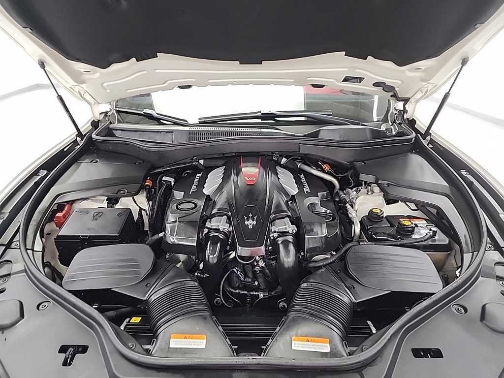 마세라티 르반떼 3.8 GTS AWD 이미지 5