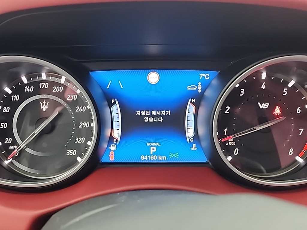 마세라티 르반떼 3.8 GTS AWD 이미지 6