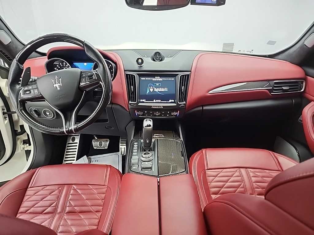 마세라티 르반떼 3.8 GTS AWD 이미지 7