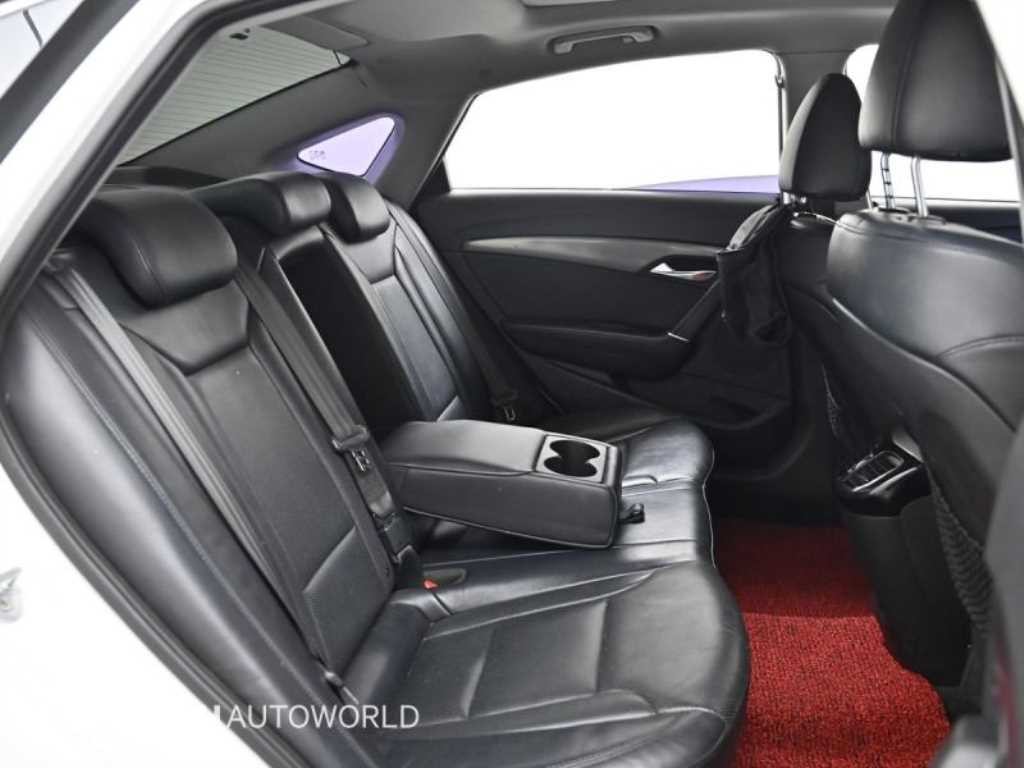현대 i40 i40Saloon 1.7 VGT D 스펙 이미지 12