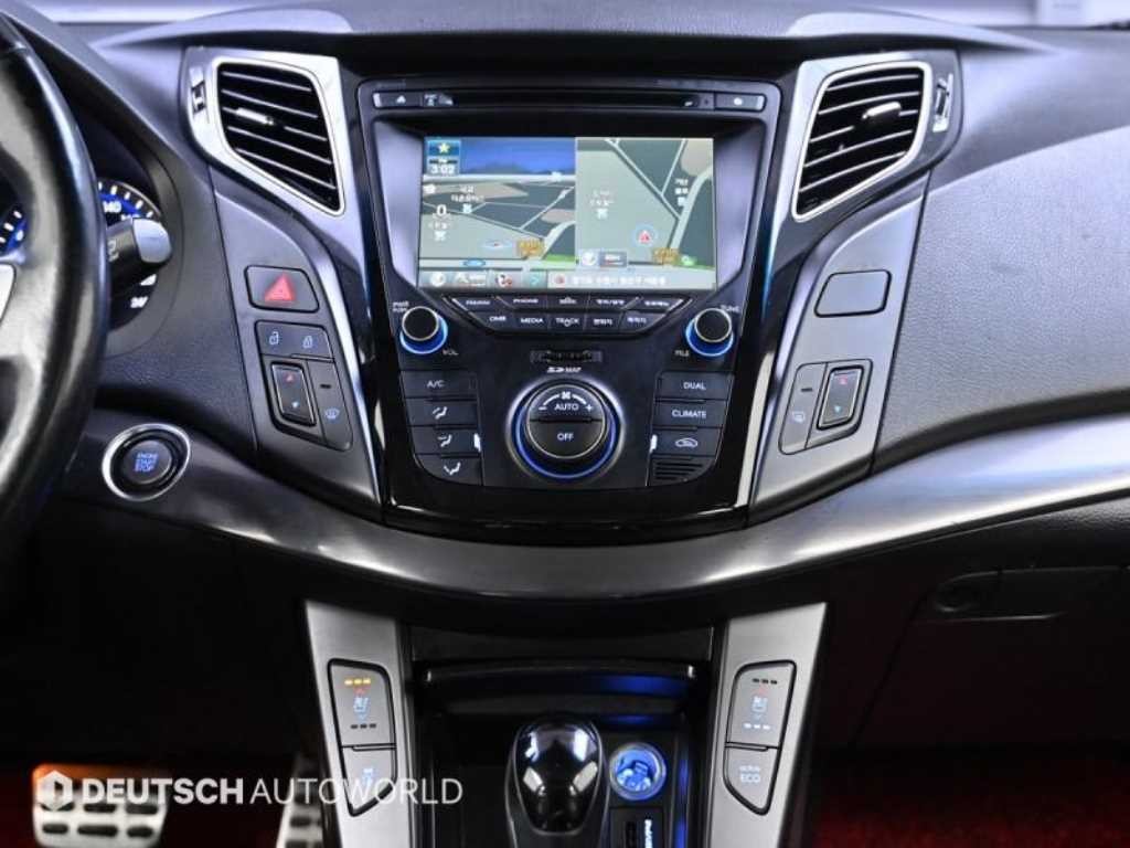 현대 i40 i40Saloon 1.7 VGT D 스펙 이미지 14