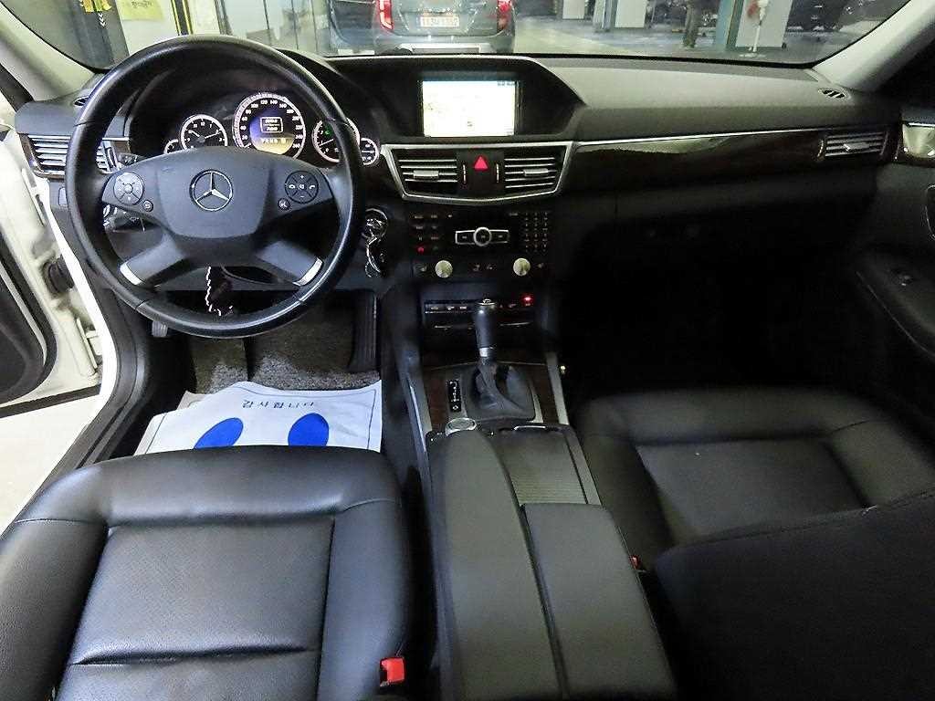 벤츠 E 클래스 E-클래스 W212 E200 CGI 아방가르드 이미지 10
