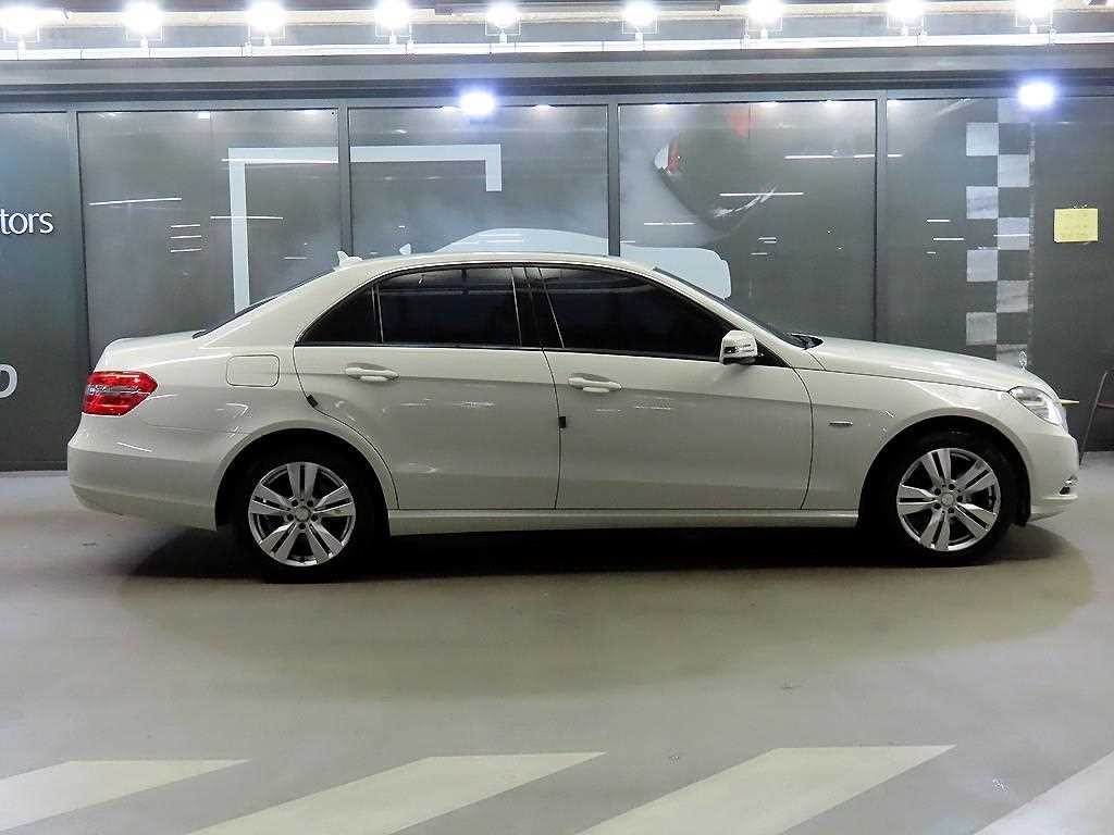 벤츠 E 클래스 E-클래스 W212 E200 CGI 아방가르드 이미지 3