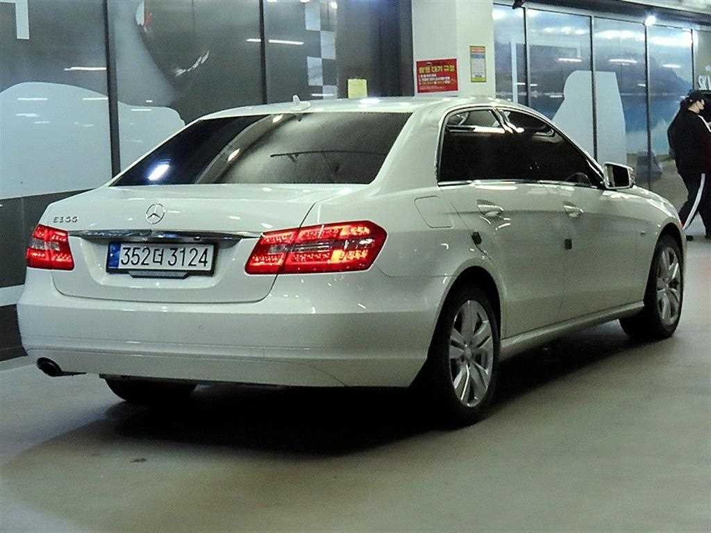 벤츠 E 클래스 E-클래스 W212 E200 CGI 아방가르드 이미지 4