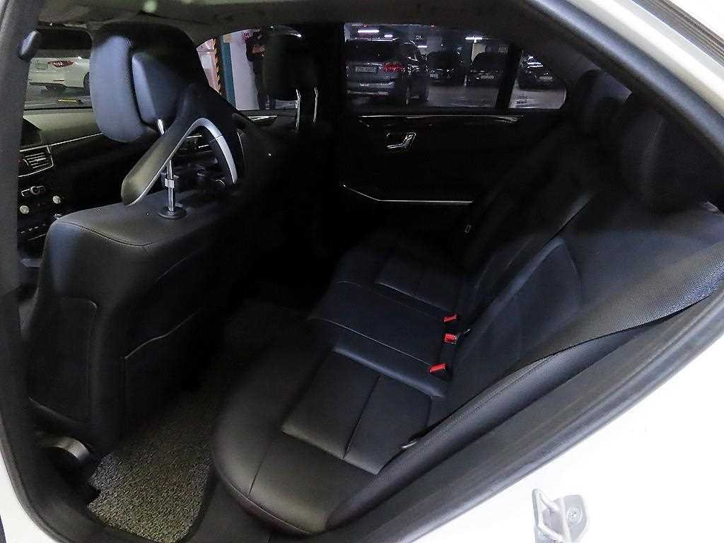 벤츠 E 클래스 E-클래스 W212 E200 CGI 아방가르드 이미지 7