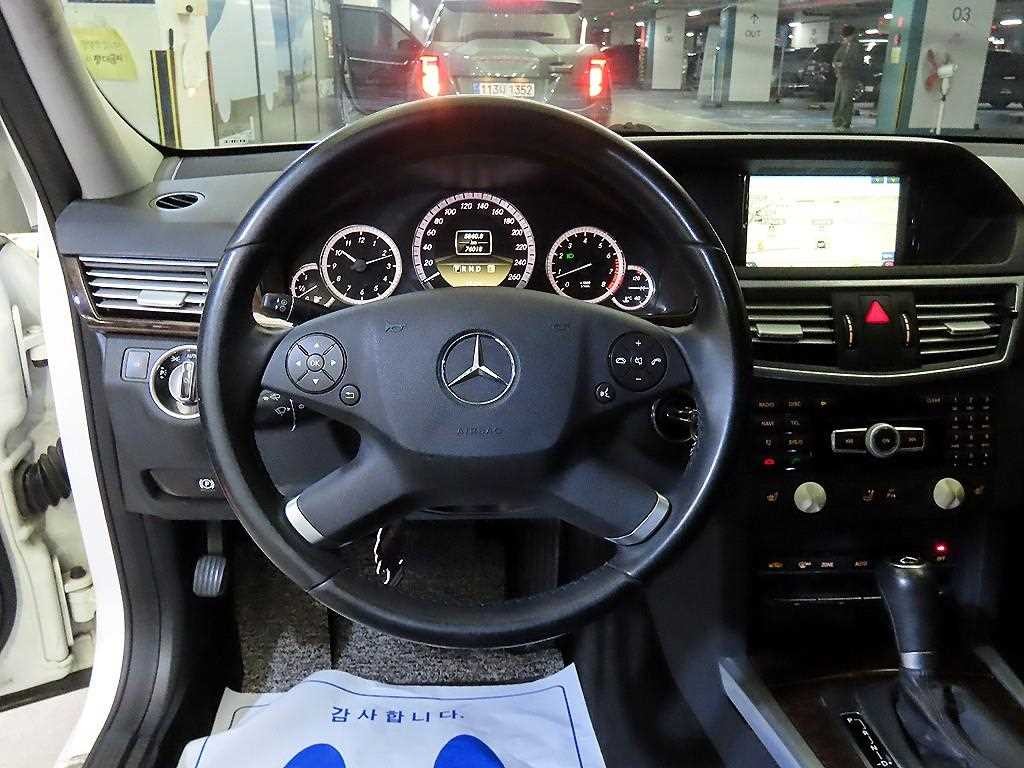 벤츠 E 클래스 E-클래스 W212 E200 CGI 아방가르드 이미지 8