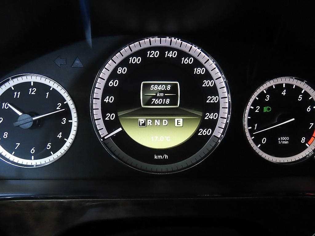 벤츠 E 클래스 E-클래스 W212 E200 CGI 아방가르드 이미지 9