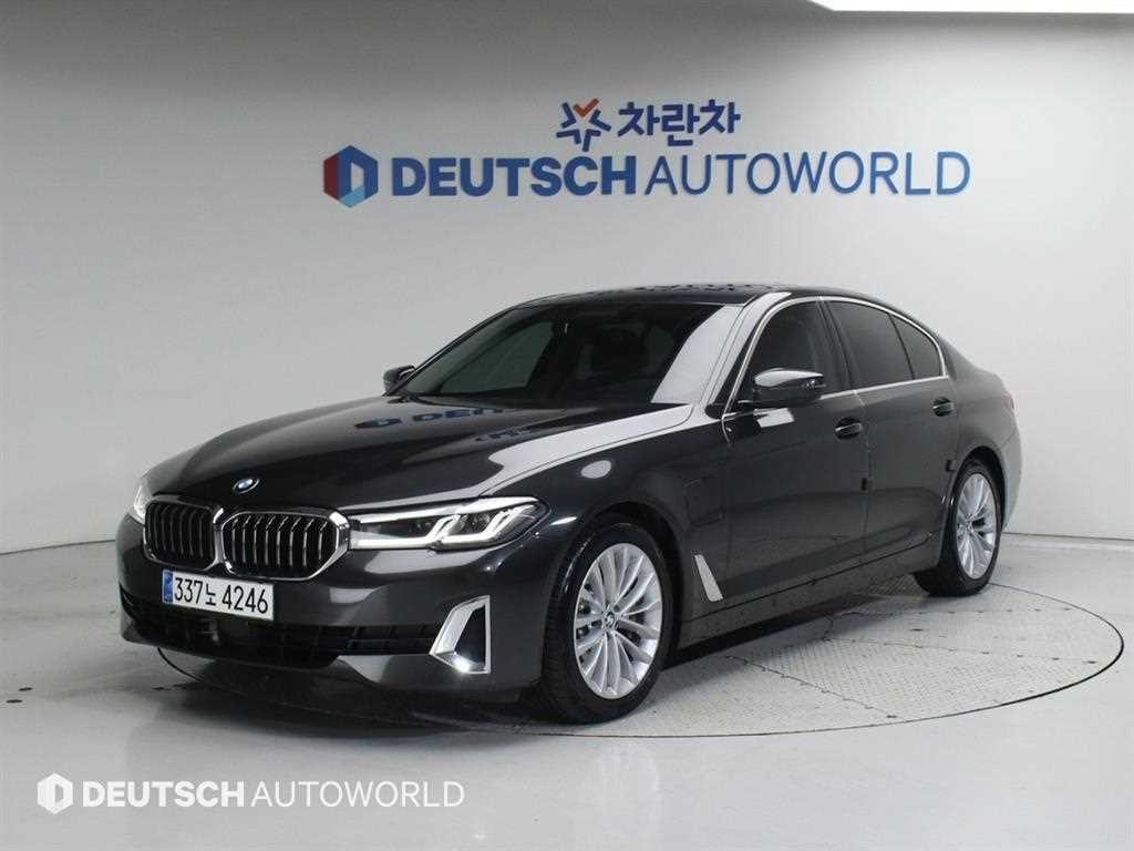 BMW 5시리즈 5시리즈 (G30) 530e M 스포츠 이미지 1