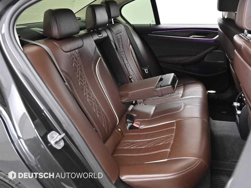BMW 5시리즈 5시리즈 (G30) 530e M 스포츠 이미지 12