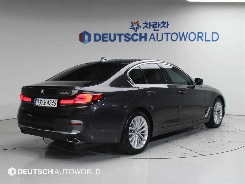 BMW 5시리즈 5시리즈 (G30) 530e M 스포츠 이미지 2