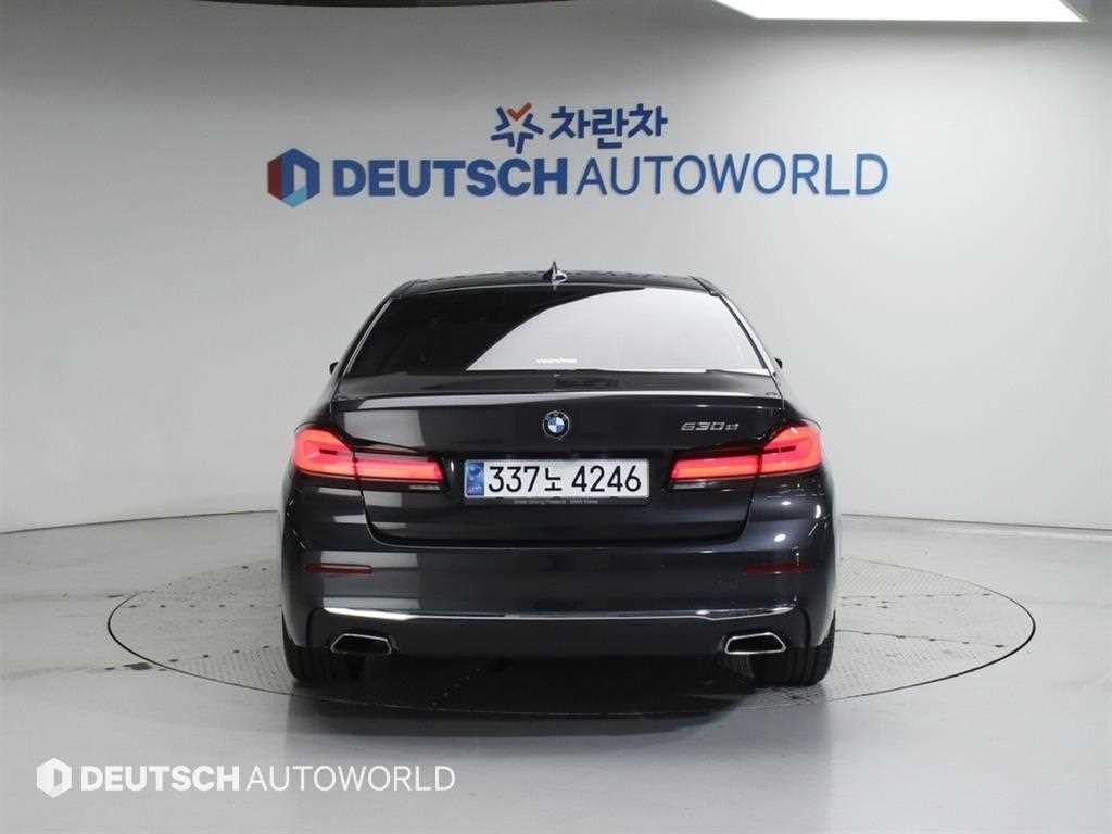 BMW 5시리즈 5시리즈 (G30) 530e M 스포츠 이미지 4