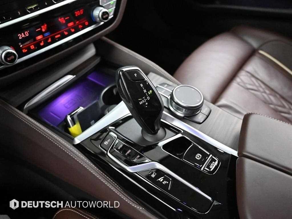 BMW 5시리즈 5시리즈 (G30) 530e M 스포츠 이미지 9