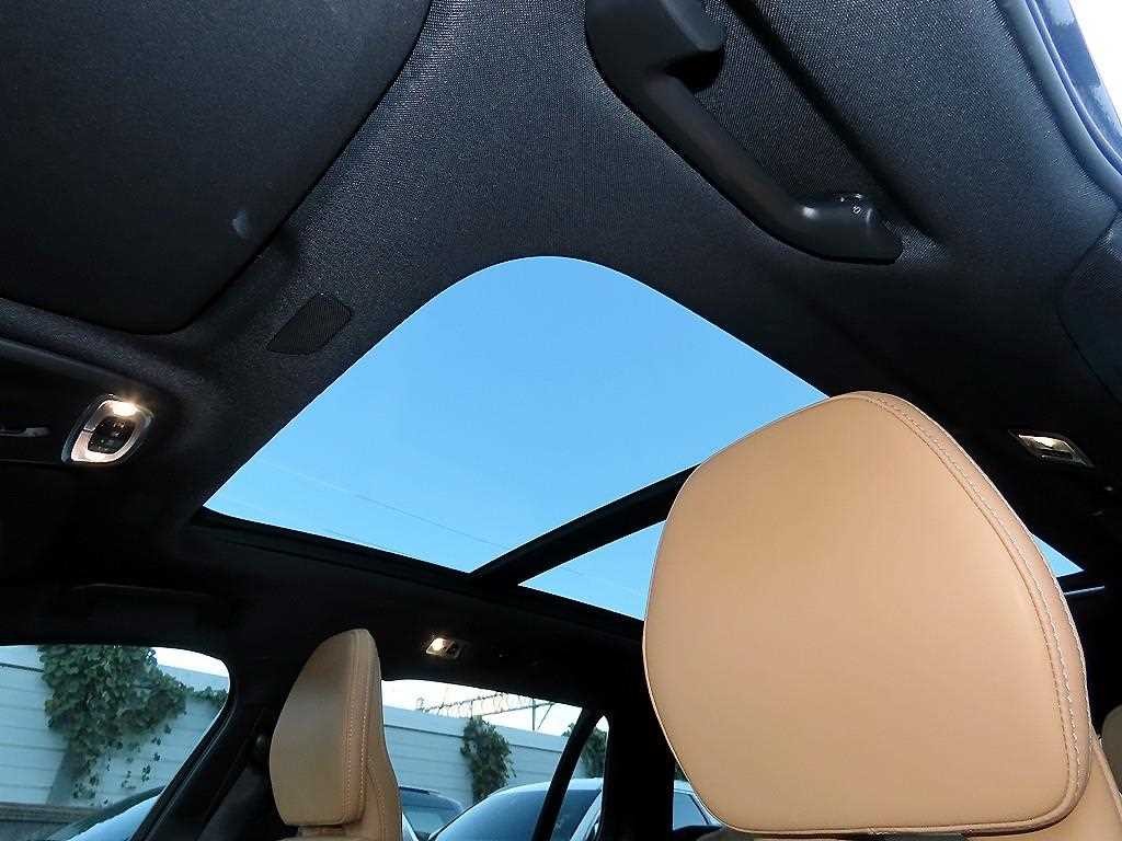 볼보 V60 V60 크로스 컨트리 2세대 2.0 B5 프로 AWD 이미지 16