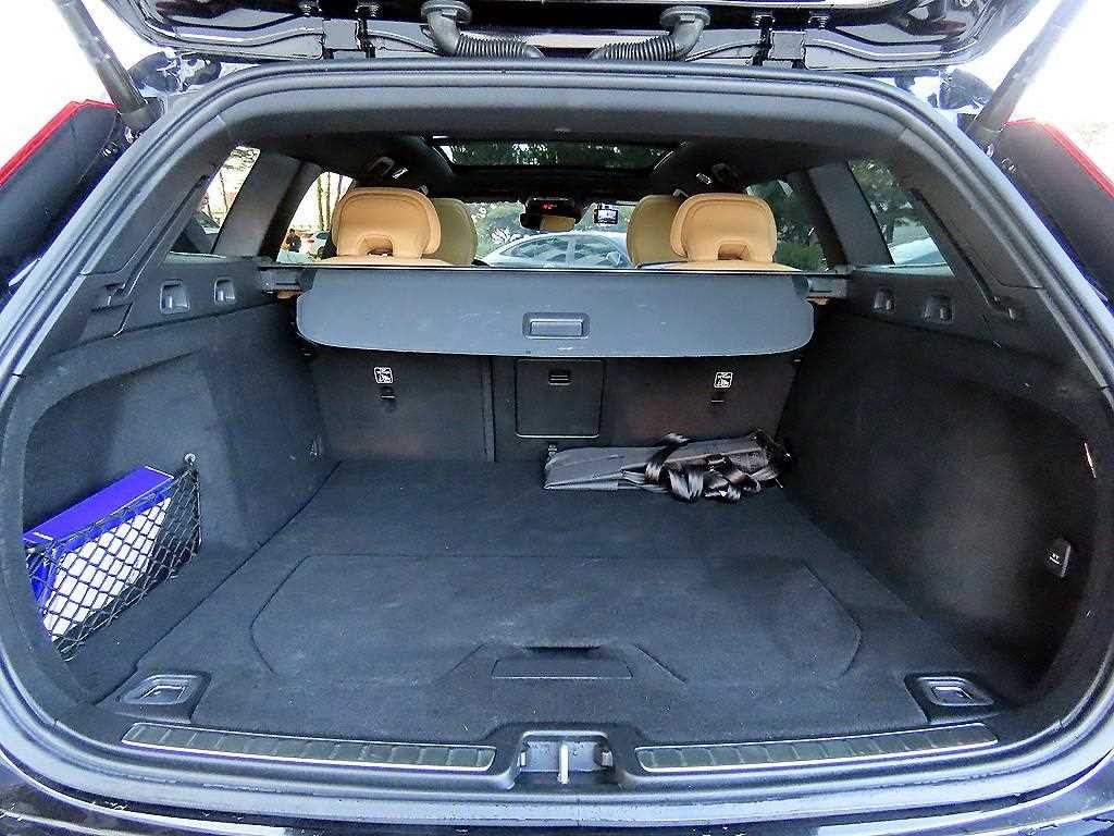 볼보 V60 V60 크로스 컨트리 2세대 2.0 B5 프로 AWD 이미지 17