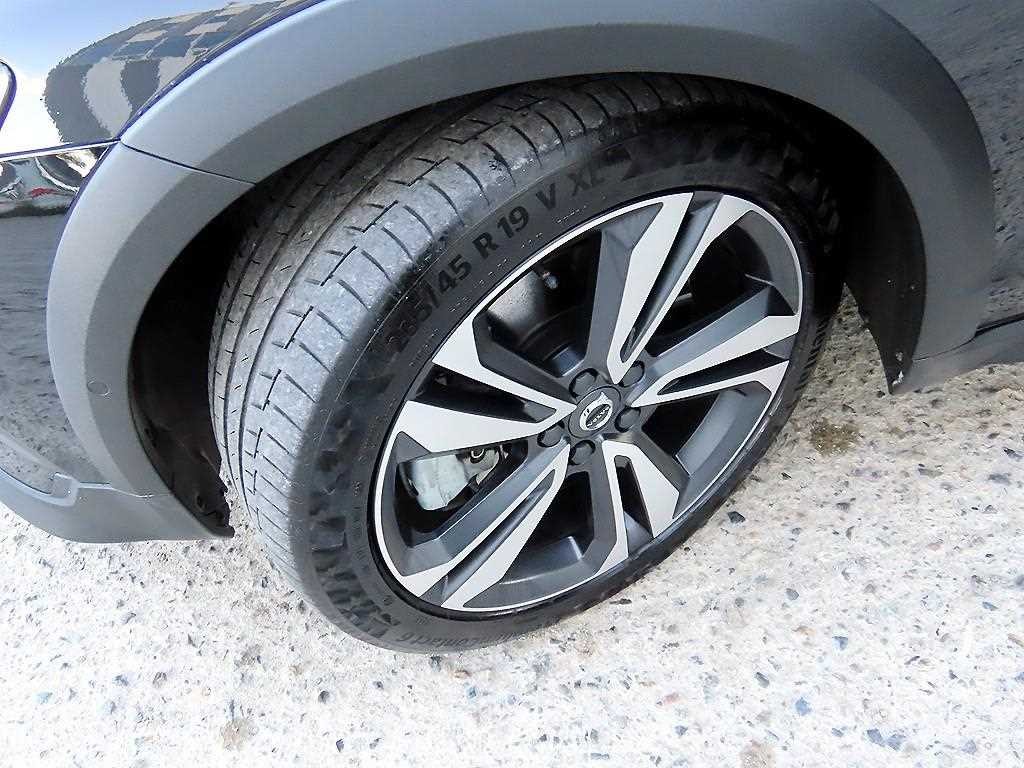 볼보 V60 V60 크로스 컨트리 2세대 2.0 B5 프로 AWD 이미지 20