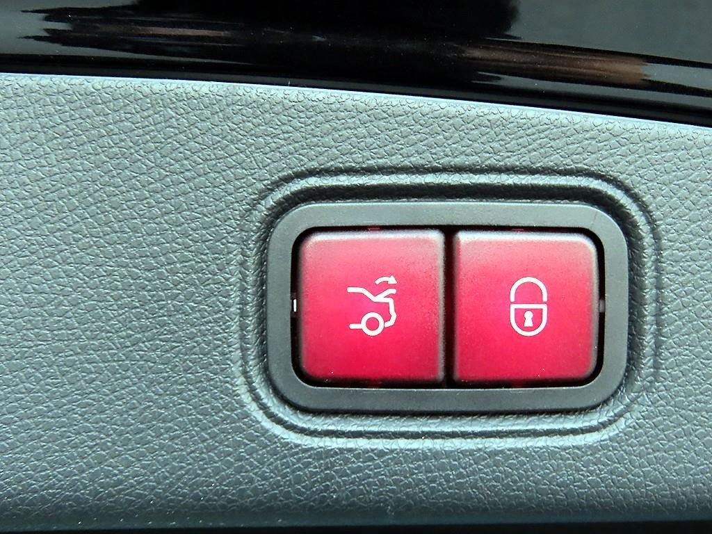 벤츠 E 클래스 E-클래스 W213 E220d 쿠페 이미지 17