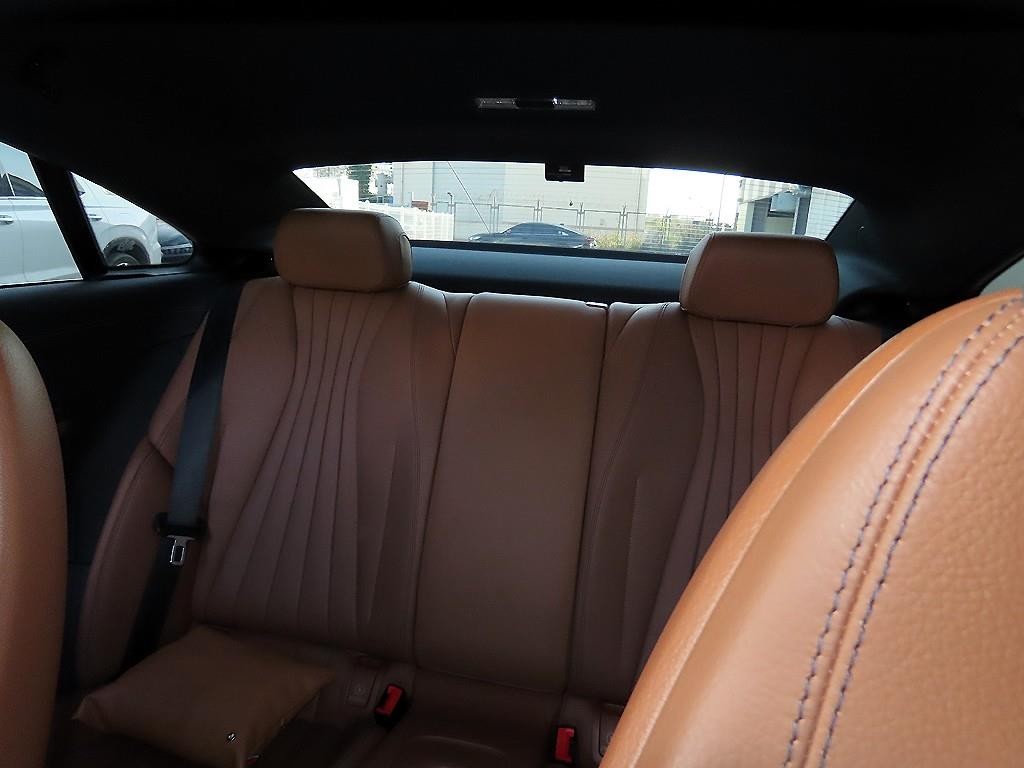 벤츠 E 클래스 E-클래스 W213 E220d 쿠페 이미지 6