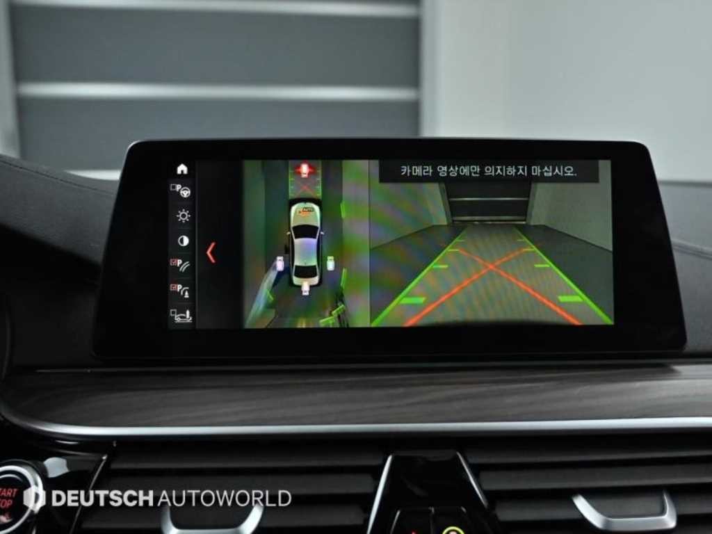 BMW 5시리즈 5시리즈 (G30) 520d M 스포츠 플러스 이미지 15