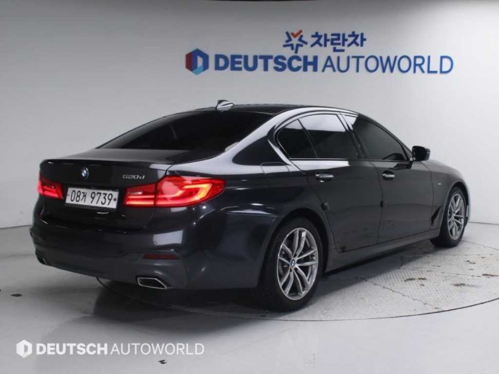BMW 5시리즈 5시리즈 (G30) 520d M 스포츠 플러스 이미지 2