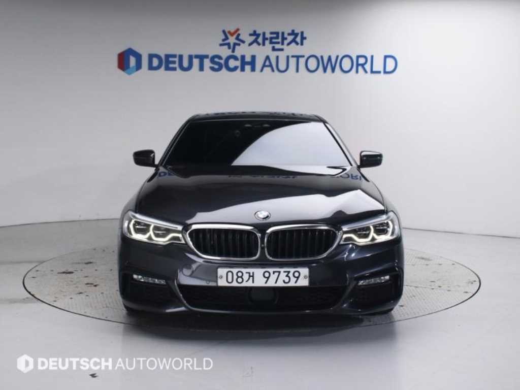 BMW 5시리즈 5시리즈 (G30) 520d M 스포츠 플러스 이미지 3
