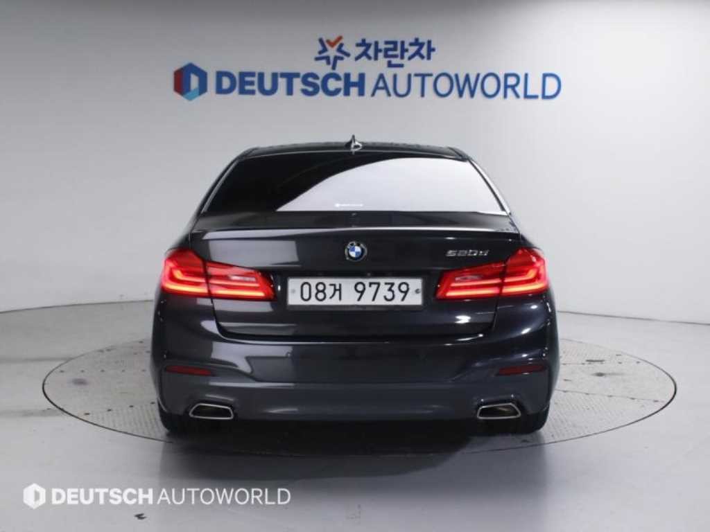 BMW 5시리즈 5시리즈 (G30) 520d M 스포츠 플러스 이미지 4