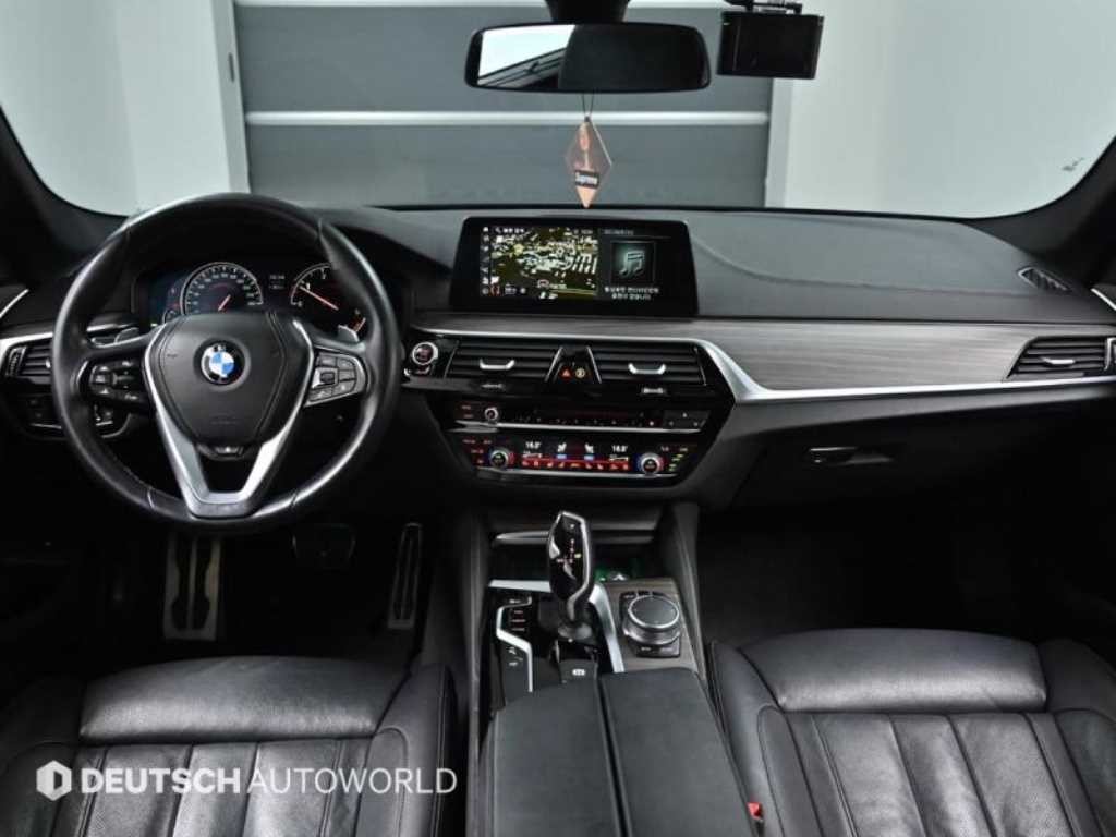 BMW 5시리즈 5시리즈 (G30) 520d M 스포츠 플러스 이미지 7