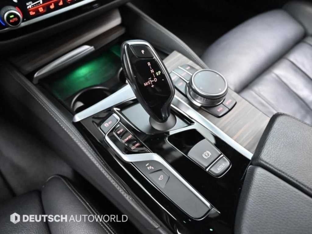 BMW 5시리즈 5시리즈 (G30) 520d M 스포츠 플러스 이미지 9