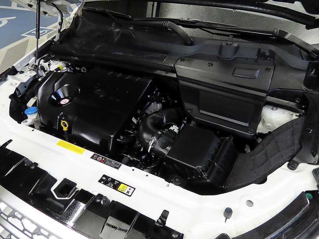 랜드로버 디스커버리 스포츠 2.0 TD4 HSE 럭셔리 이미지 19