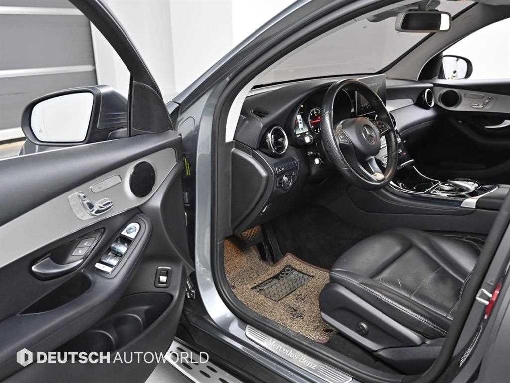 벤츠 GLC 클래스 GLC클래스 X253 GLC 220 d 4MATIC 쿠페 이미지 11
