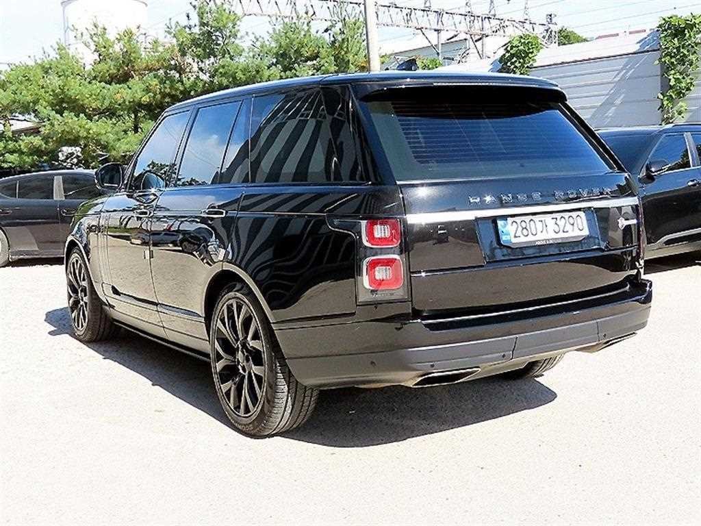 랜드로버 레인지로버 레인지로버 4세대 3.0 D350 VOGUE SE 디젤 이미지 3
